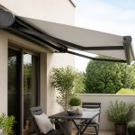 Les avantages du store-banne monobloc pour les petites terrasses